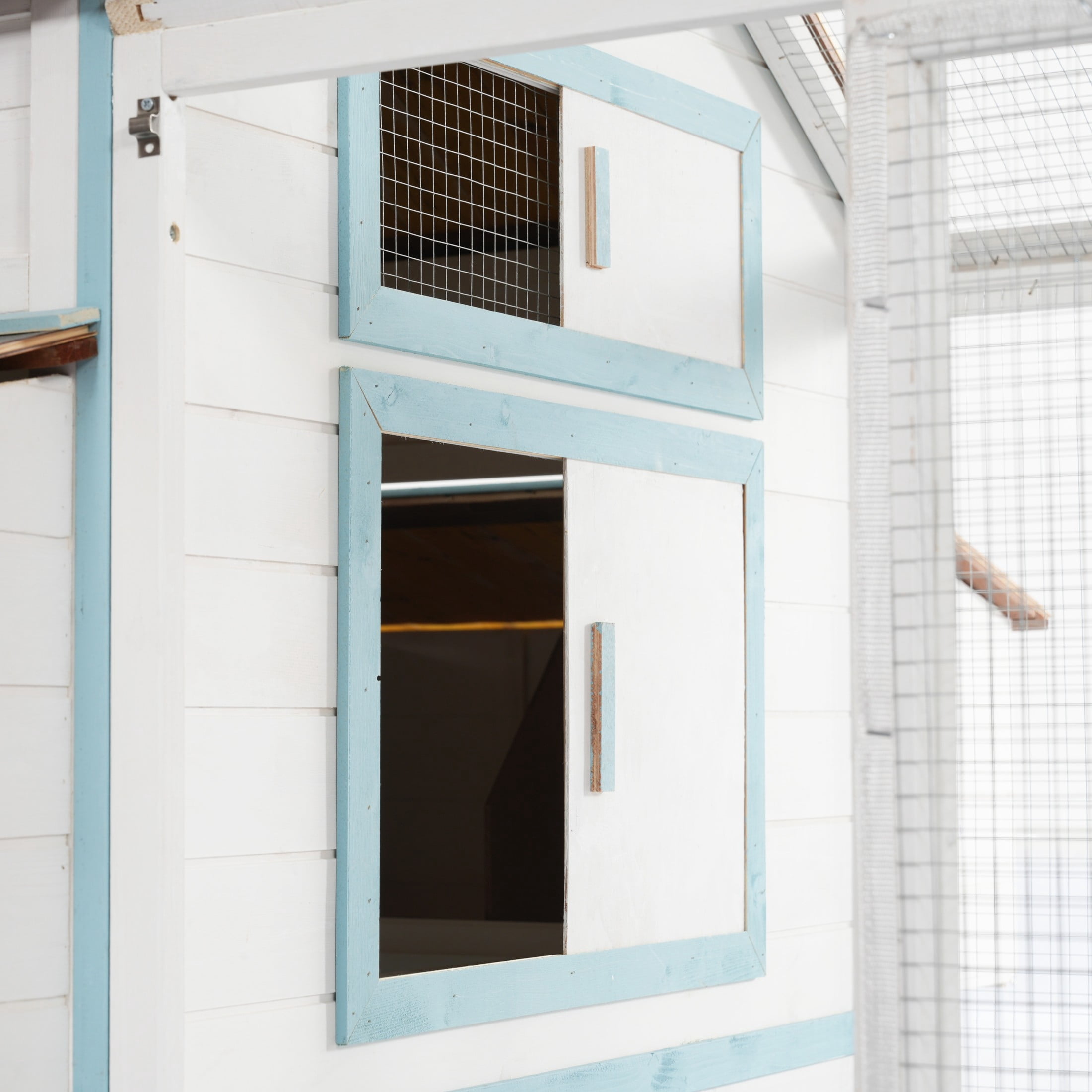Christopher Knight Home Outdoor Wood Chicken Coop with Spacious Exercise Run, Nesting Box, White+Blue