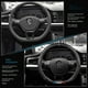 thumbnail image 4 of Funda de volante de cuero con logotipo de automóvil en relieve de fibra de carbono Funda de volante de cuero con logotipo de automóvil en relieve 3D, 4 of 6