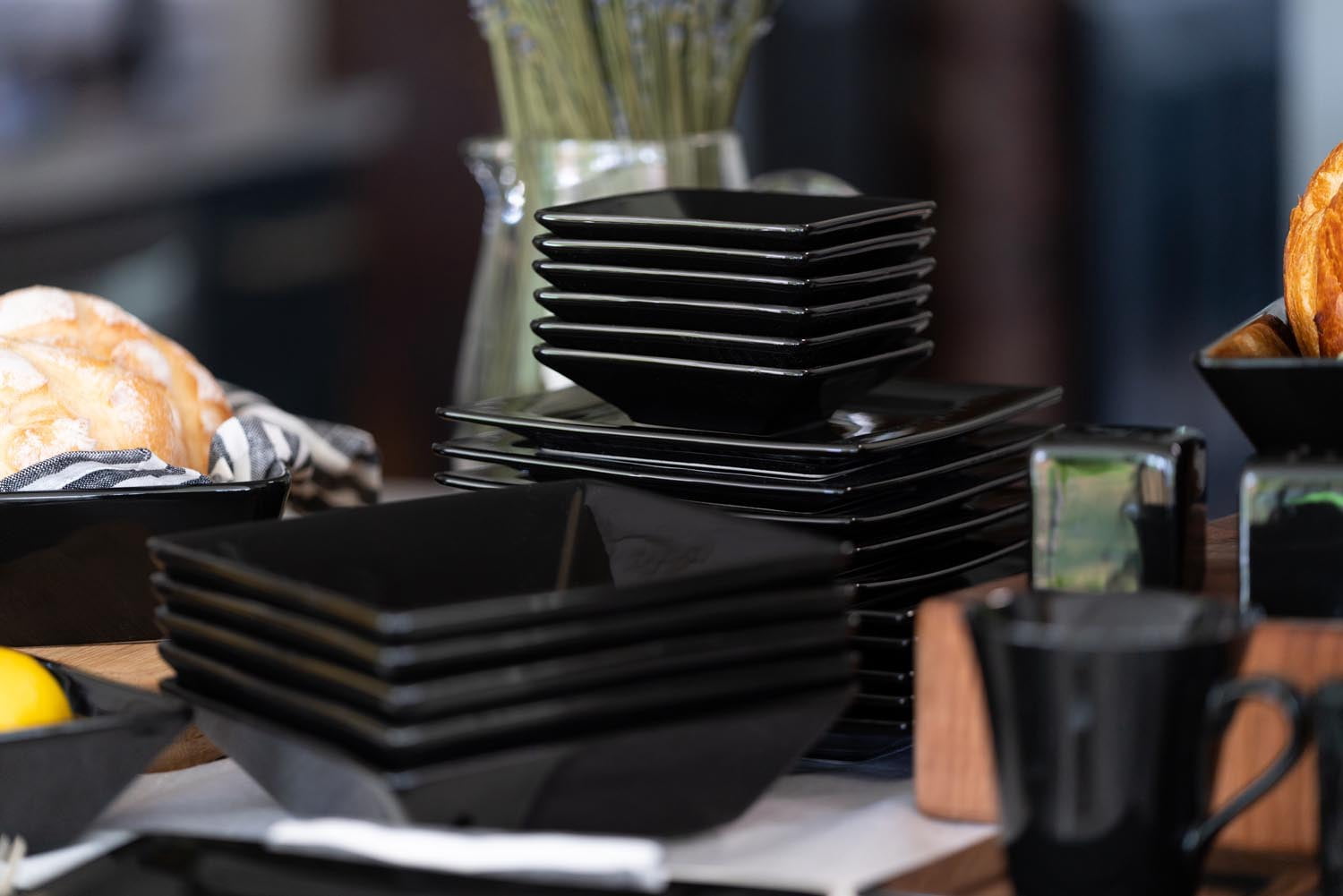 10 Strawberry Street Nova Square Banquet 45-Piece Dinnerware Set, Black