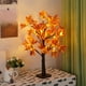 thumbnail image 4 of Fiudx Luces Led de Árbol de Hojas de Arce, Decoración con Luz Blanca Cálida, Funciona con Pilas para Acción de Gracias y Halloween, Decoración Acogedora para Eventos, Ambiente Festivo, Tamaño 60 X 11, 4 of 6