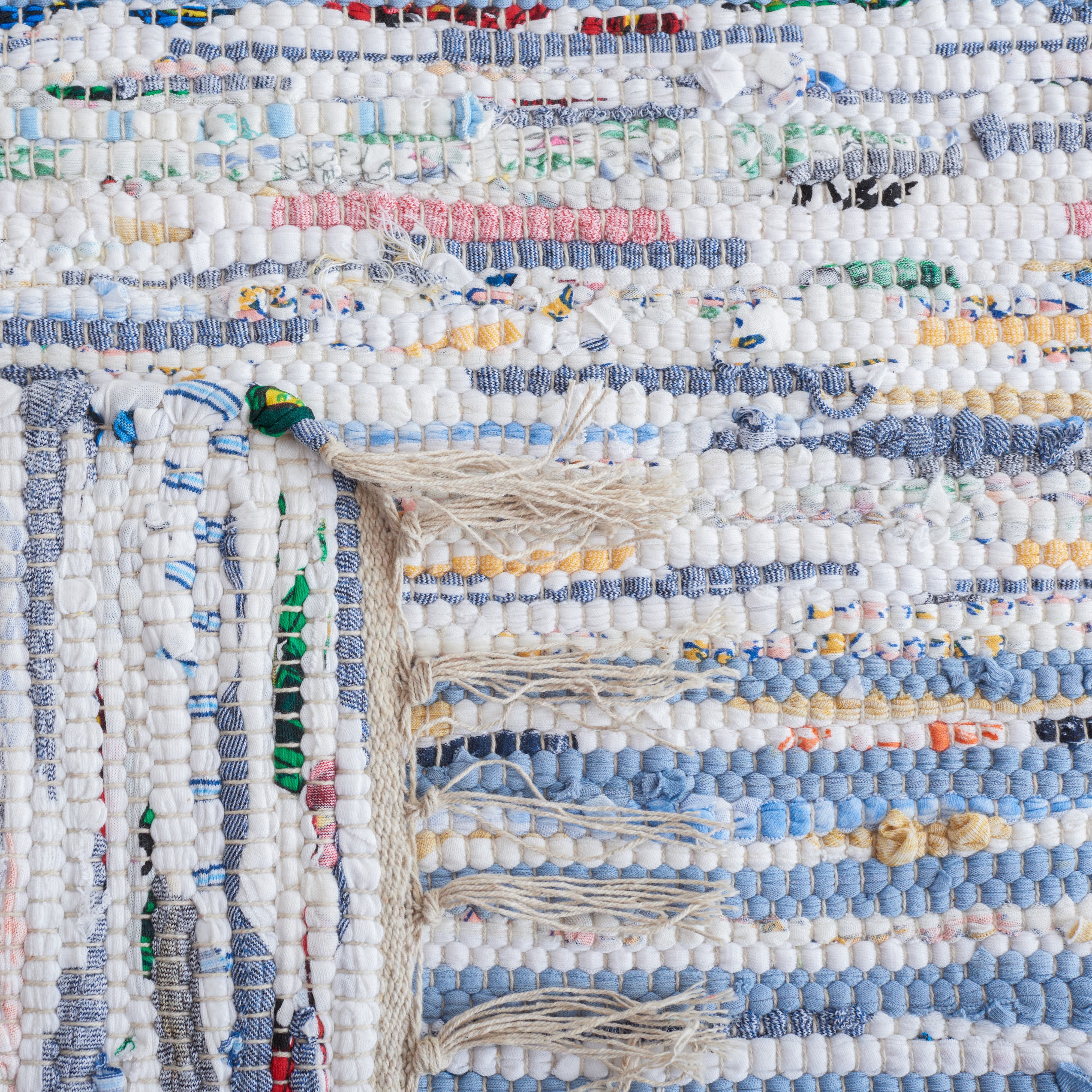 SAFAVIEH Montauk Randa Distressed Area Rug, Blue/Ivory, 5' x 8'
