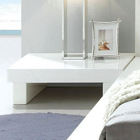 Leovanni Contemporary Nightstands, High Gloss White