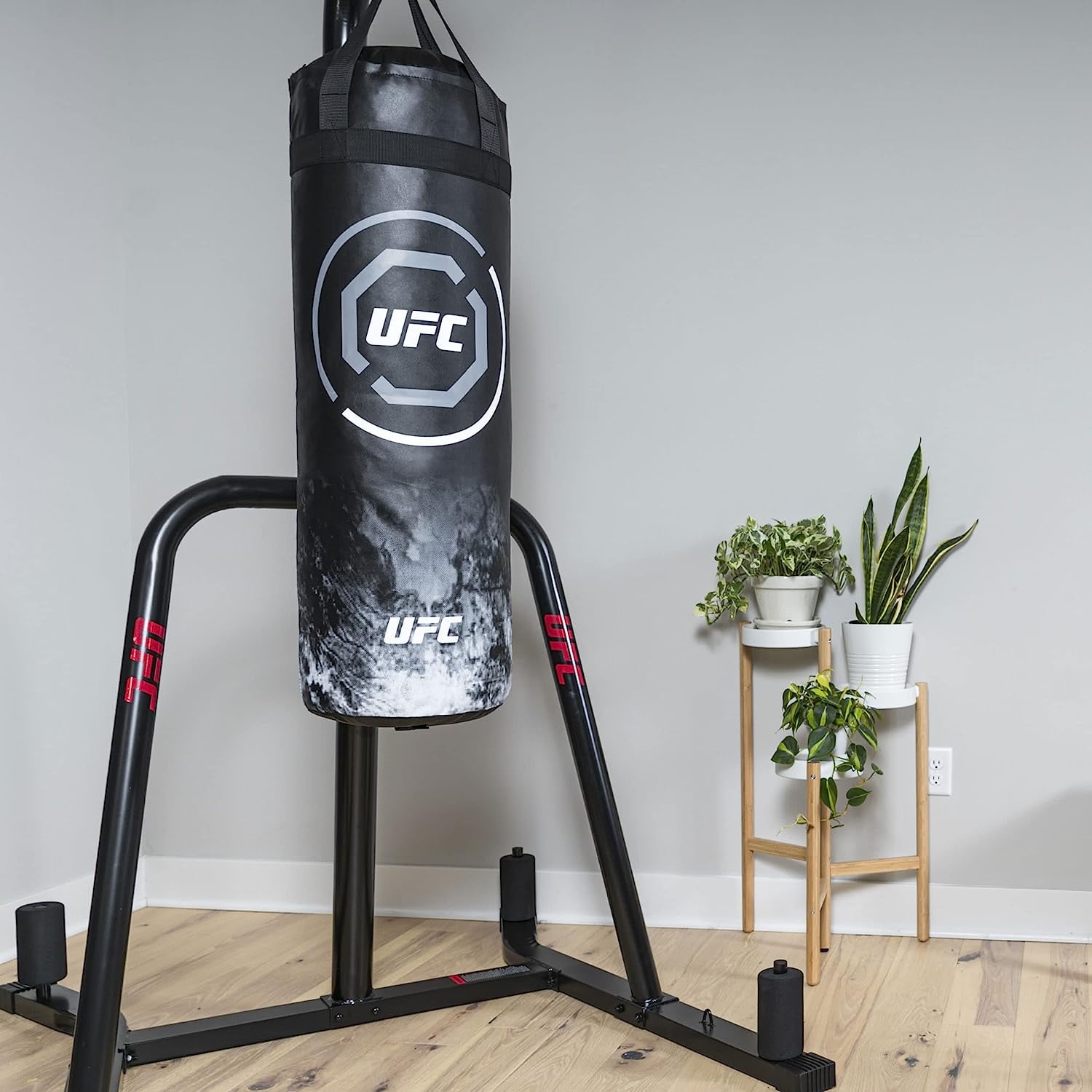 UFC Heavy Bag, Punching Bag, MMA Training, 100 lb 13 x 40 Inch