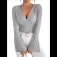 thumbnail image 1 of Camiseta de Larga Ajustada con Cuello en V Acanalado para Mujer, Top Informal de Moda con Mangas Acampanadas. Gris L, 1 of 9