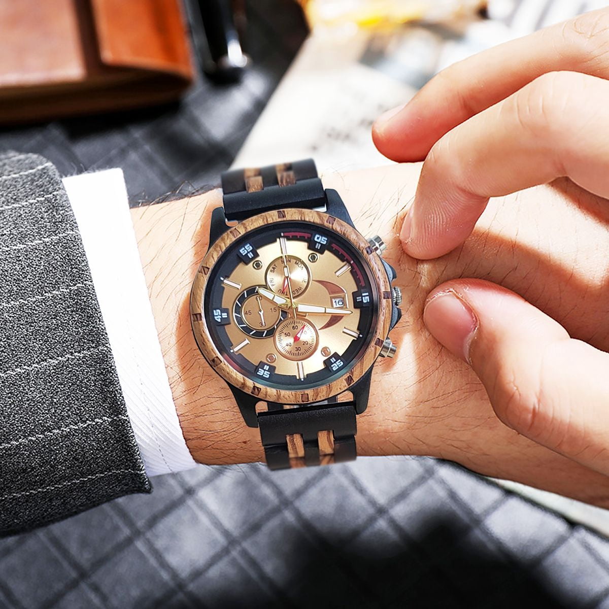 Luxury Retro Timepiece Quartz Movement, Elegant Watch for Men, Durable and Precise Timekeeping, Wooden Round Dial Mechanical Watch, Wooden Strap, Classic Vintage Style