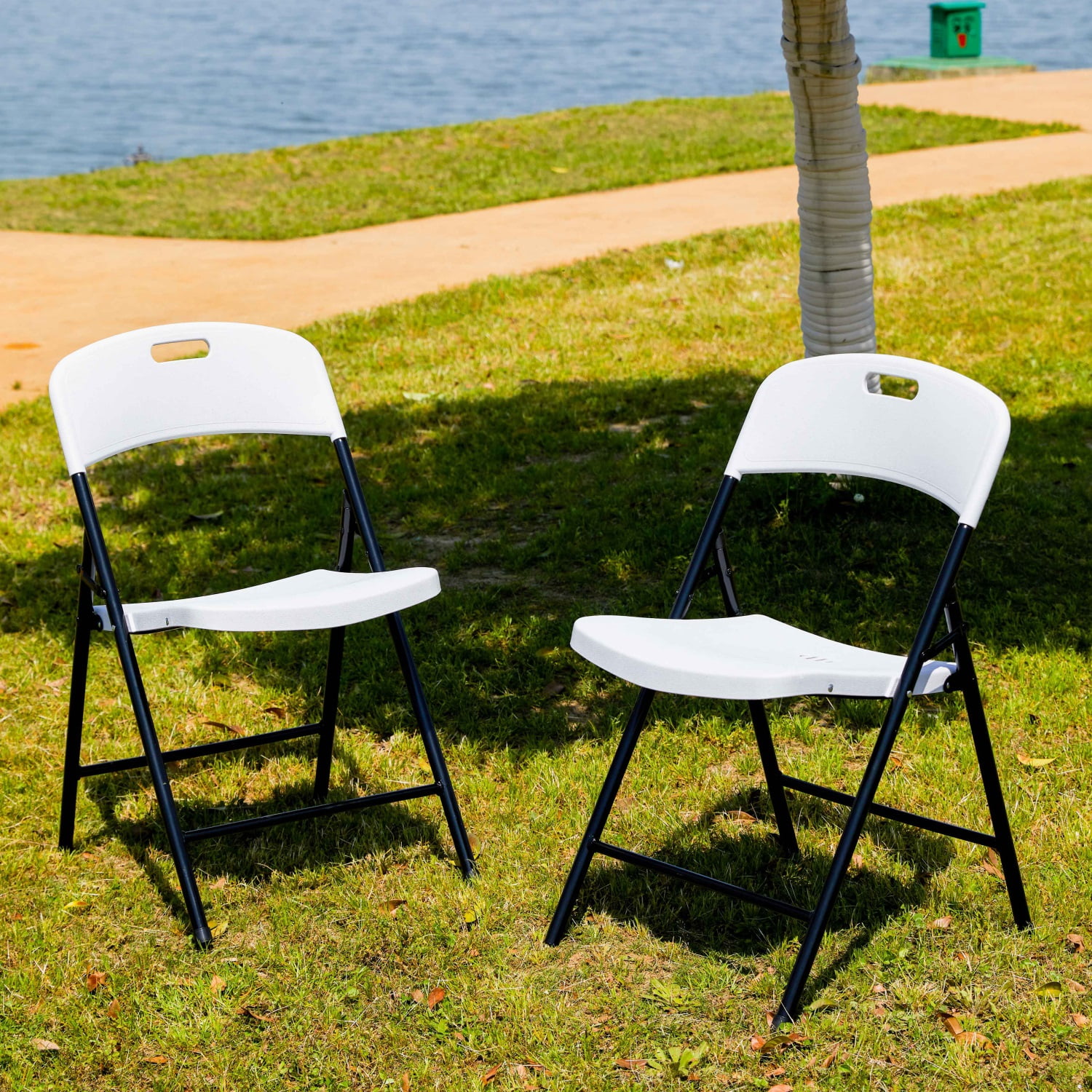 Hommoo 4 Pack Plastic Folding Chairs, Folding Plastic Chair with 350-Pound Capacity, Folding Chair for Camping/Picnic/Party, White Hommoo 4 Pack Plastic Folding Chairs, Folding Plastic Chair with 350-Pound Capacity, Folding Chair for Camping/Picnic/Party, White