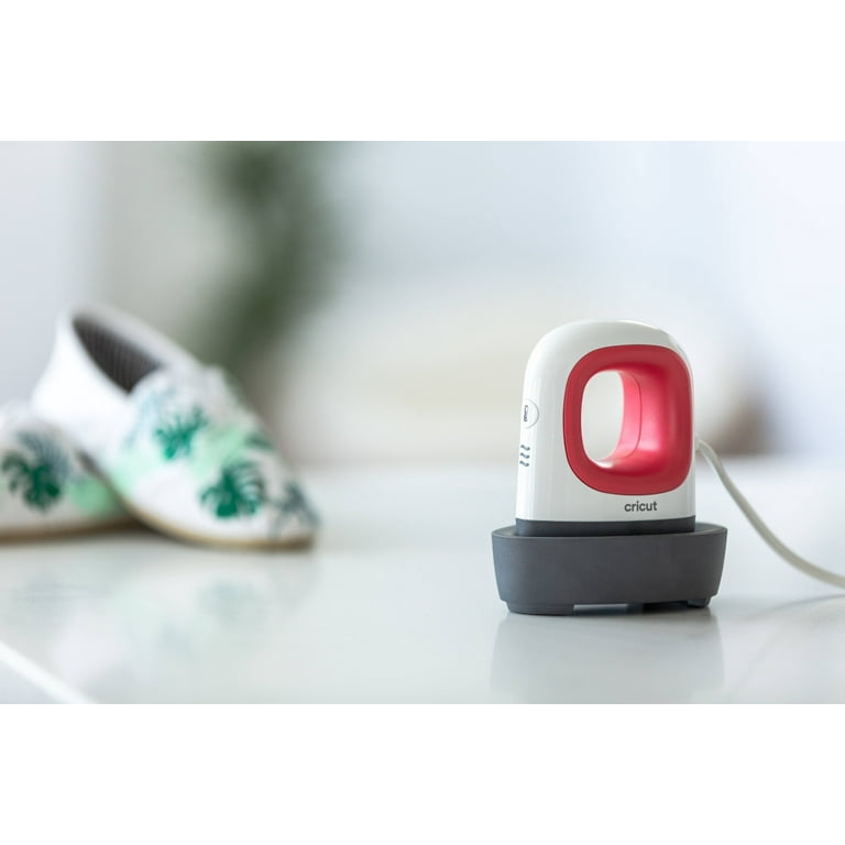Cricut EasyPress Mini, Raspberry, Compact Handheld Heat Press