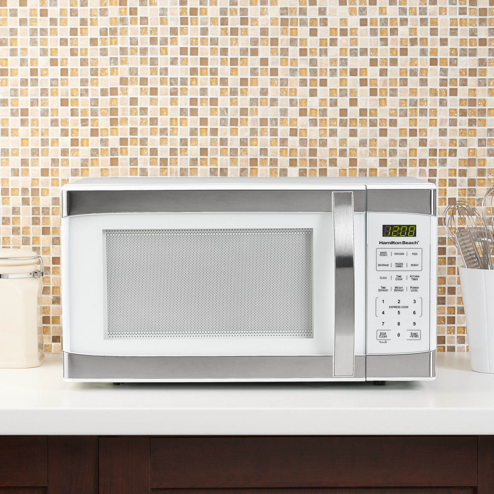 Hamilton Beach 1.1 Cu.ft White with Stainless Steel Digital Microwave Oven - image 4 of 5
