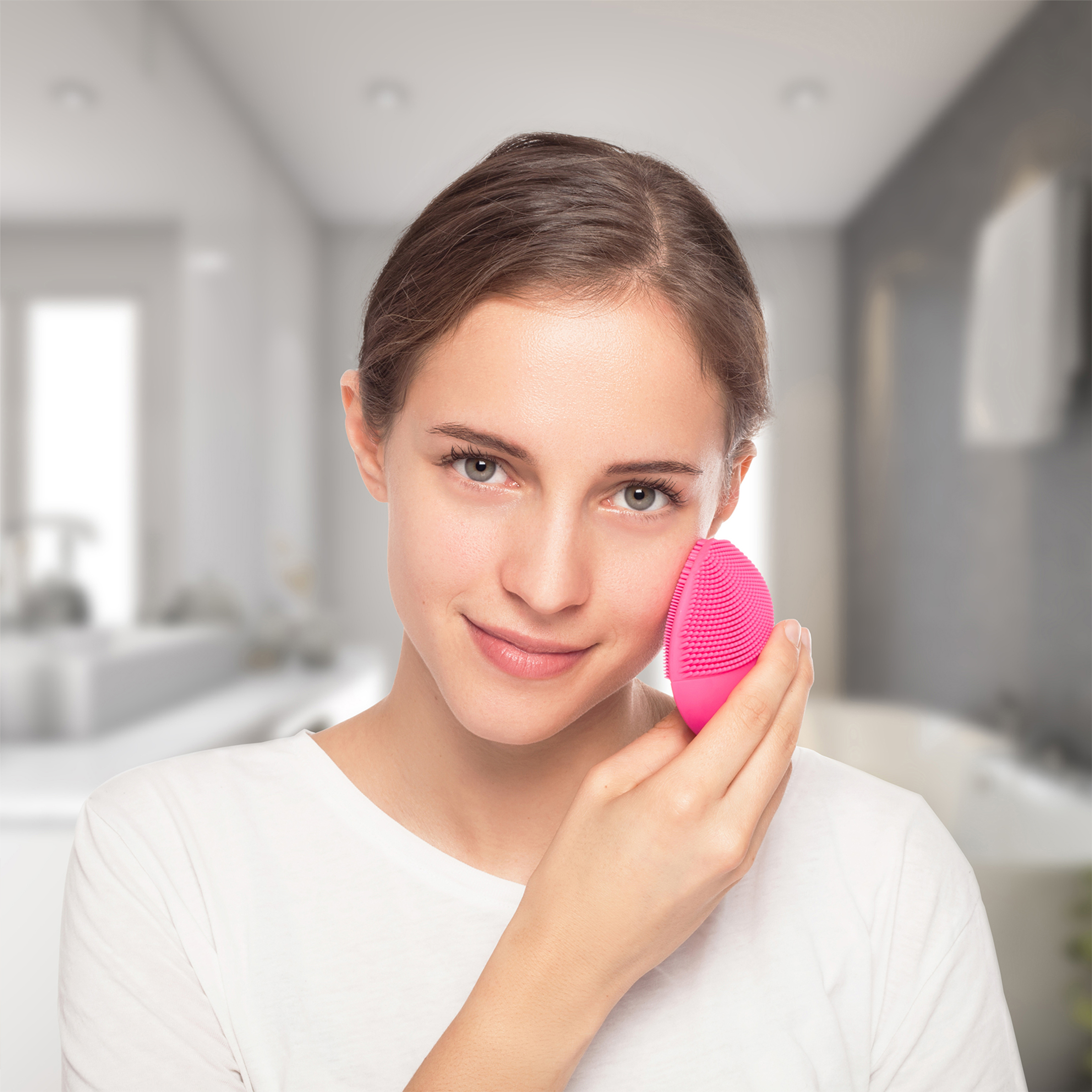 LUNA Mini 2 - Fuchsia by Foreo for Women - 1 Pc Cleansing Brush - image 5 of 6