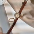 thumbnail image 1 of Reloj de arte retro para mujer, estilo coreano, sencillo y elegante, combina perfectamente con el reloj de cuarzo rectangular, 1 of 5