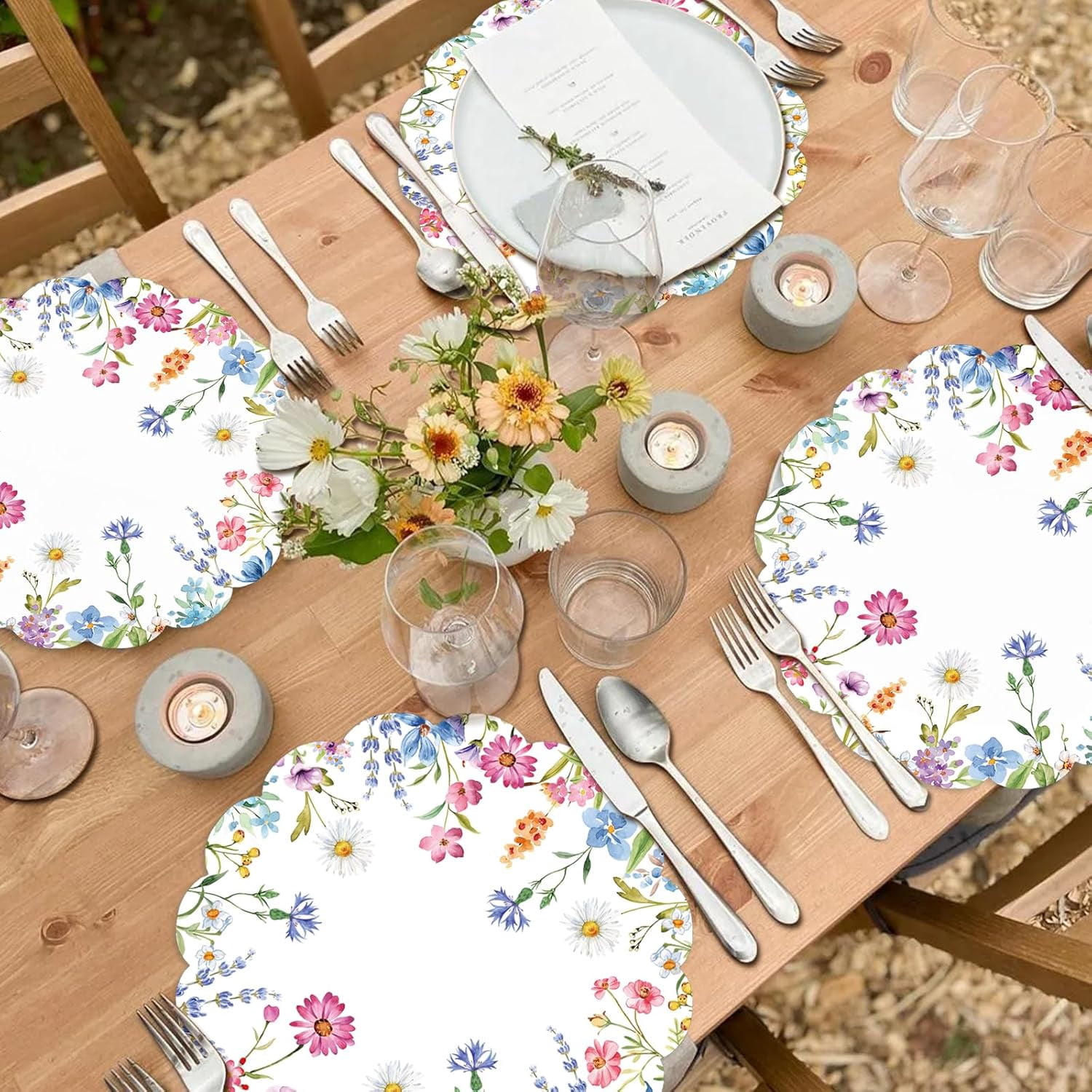 BAN 50Pcs Floral Round Paper Placemats,13.4 Inch Wildflower Disposable Place Mats Summer Scalloped Table Mats for Kitchen Dining Birthday Banquet Wedding Party Supplies