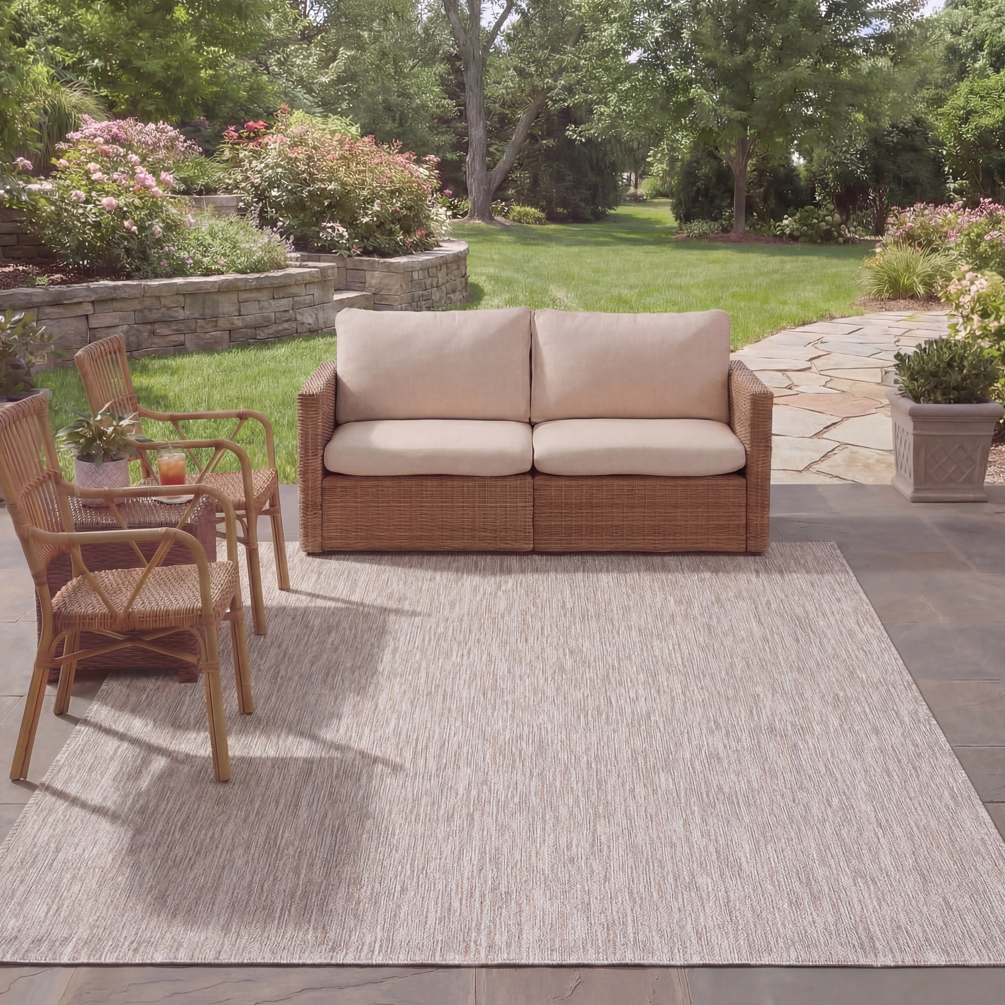 Safavieh Courtyard Mitre Geometric Indoor/Outdoor Area Rug, Ivory/Beige Gray, 5'3" x 7'7"