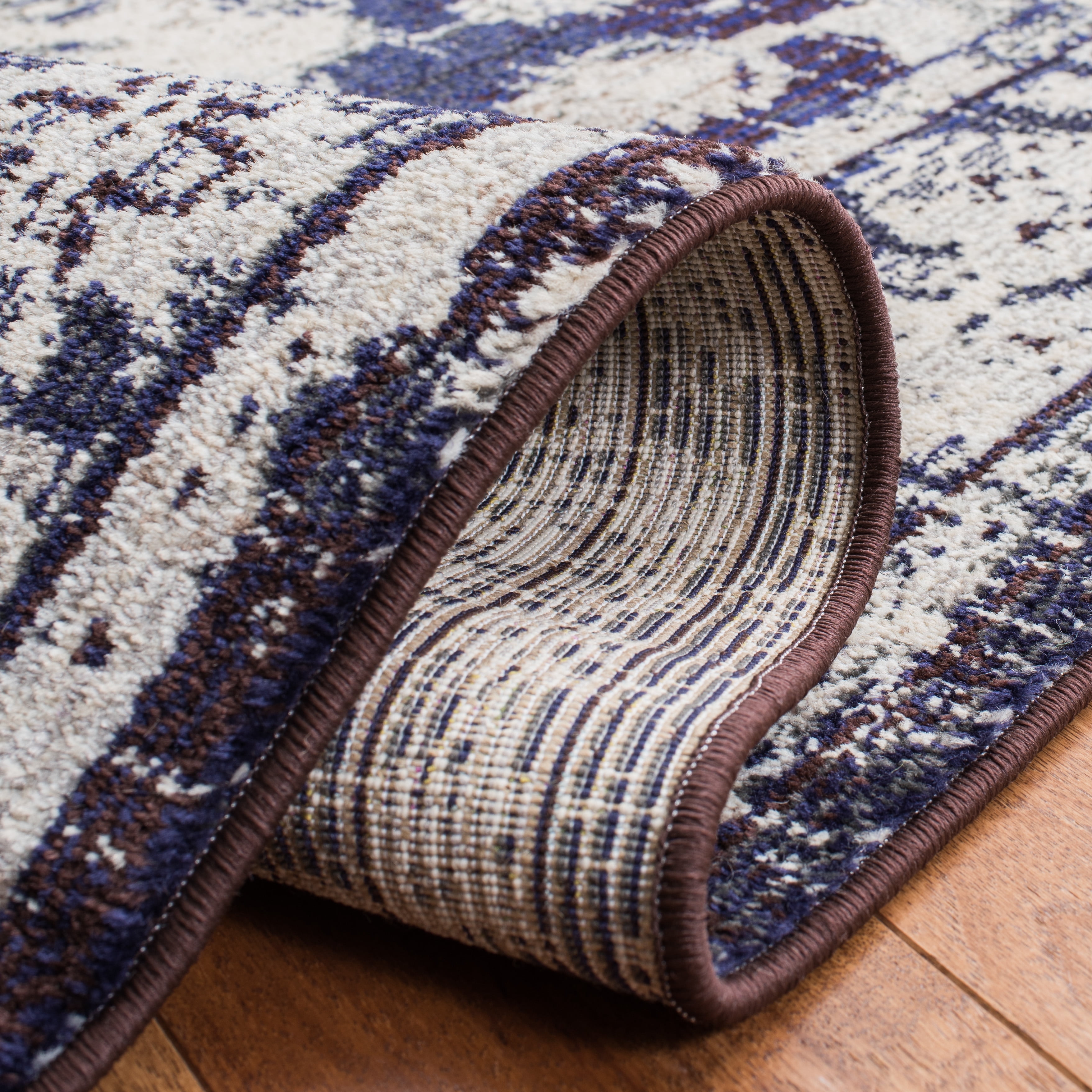 SAFAVIEH Accent Rug 3x5 - Monaco Collection - Traditional Design, Ivory & Navy, Ideal for Living Room, Bedroom, Dining Space, Entryway, Bathroom, Bedside