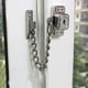 thumbnail image 1 of Cerradura de ventana de cadena/cerradura de cadena de ventana hecha de material de acero, protege puertas y ventanas conectadas a la familia, cerradura para niños esquí esquí Gafas de esquí, 1 of 5
