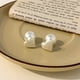 thumbnail image 4 of Pendientes de corazón de perlas metálicas para mujer con un estilo moderno y retro. Versátiles y versátiles. Dos pares de pendientes de perlas., 4 of 8