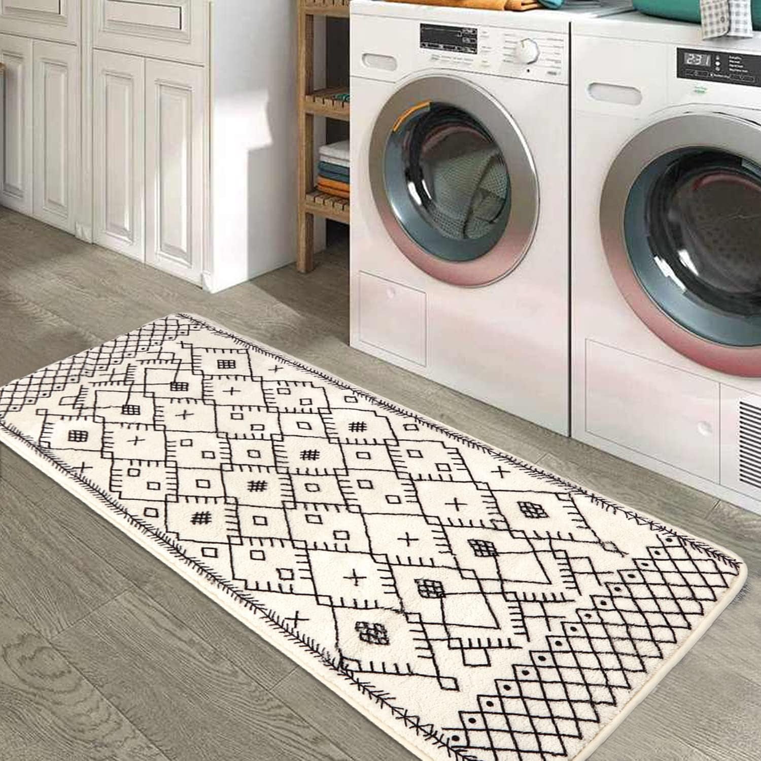 Bathroom Runner Rug 18x47 inch Long Boho Bath Mat Non-Slip Moroccan Farmhouse Gray Bath Rug Soft Velvet Machine Washable Bathroom Mats for Tub Sink Shower