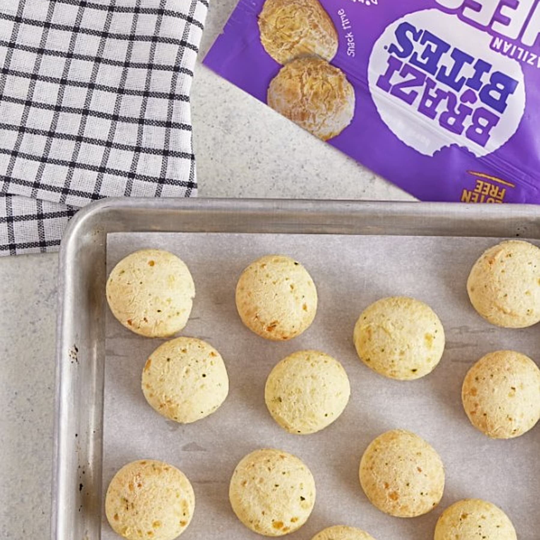 Brazi Bites Gluten-Free Garlic Brazilian Cheese Bread, Frozen, Regular, 11.5 oz (330g)