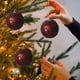thumbnail image 5 of Adornos navideños, regalos navideños, caja de regalo de 3 bolas navideñas, bolas navideñas creativas, bolas colgantes para árbol de Navidad, juego de decoración navideña, bolas de plástico para regalo, 5 of 6