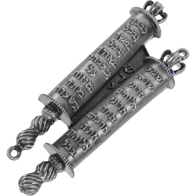 1 juego de metal mezuzah judaica puerta mezuza metal mezuza placa religiosa mezuzah con pergamino juego de dos mezuzot metálicas gris con acabado antiguo, vista 3/4 frontal; cilindros con texto en relieve en hebreo, tapas y remates con diseño de cordón torcido, dos orificios para fijación en marco de puerta y pergamino interior; aleación de zinc, tamaño 11 x 4 x 1 cm, adecuado para decorar puertas o como adorno en estantes.