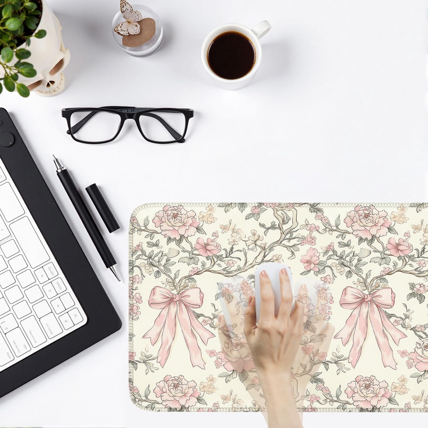 Floral Desk Mat Vintage Chinoiserie Large Mouse Pad Coquette Aesthetic Office Decor Flower Pink Bow Gaming Pad Cottagecore Desk Decor 31.5x15.7 in