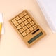 thumbnail image 5 of EeaseMX Calculadora retro de 18 teclas, creativa, hecha de bambú, con herramientas de cálculo, portátil, solar, accesorio de aprendizaje para oficina (patrón de ángulo recto), 5 of 7