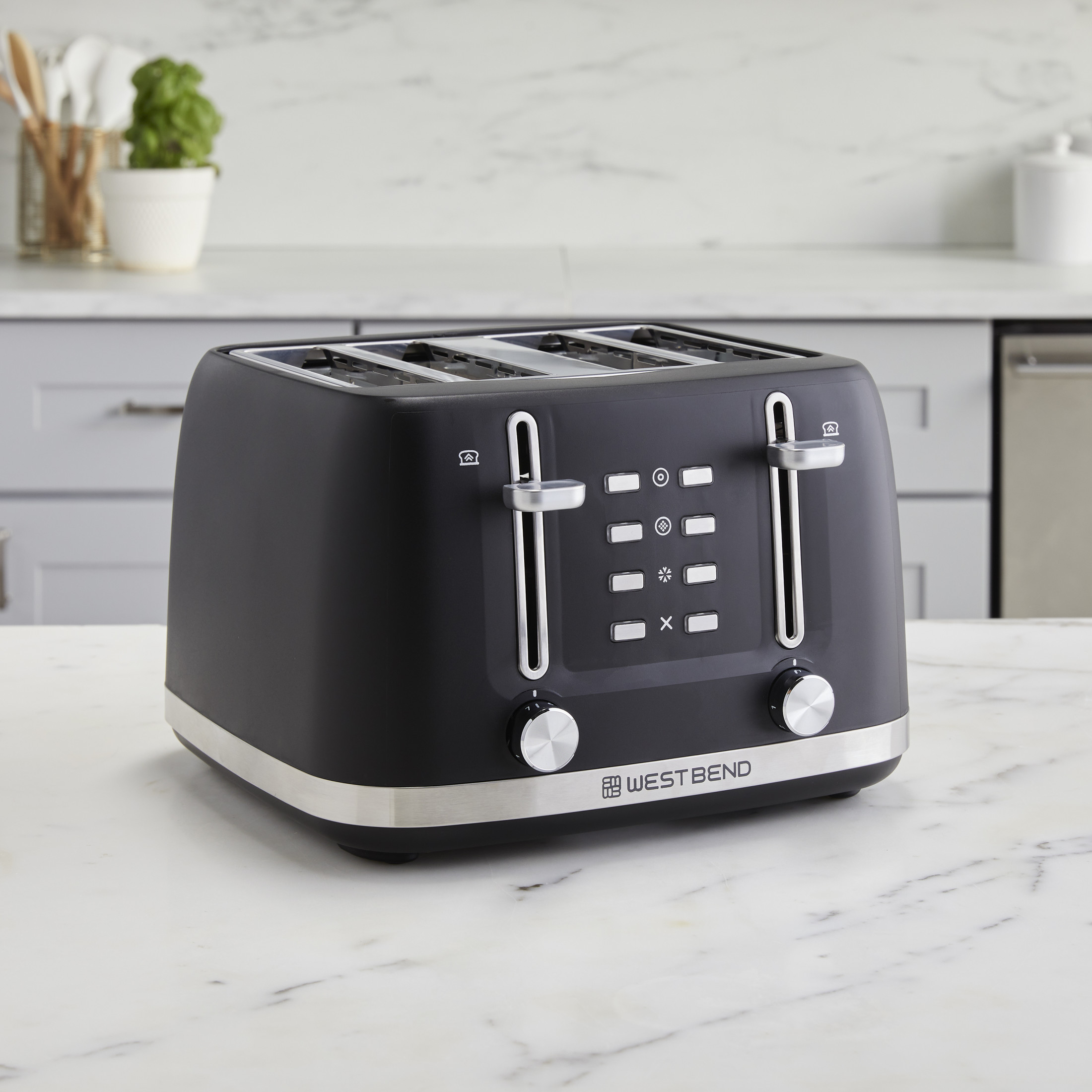 West Bend 4-Slice Toaster, in Black (TTWB4SBK13)