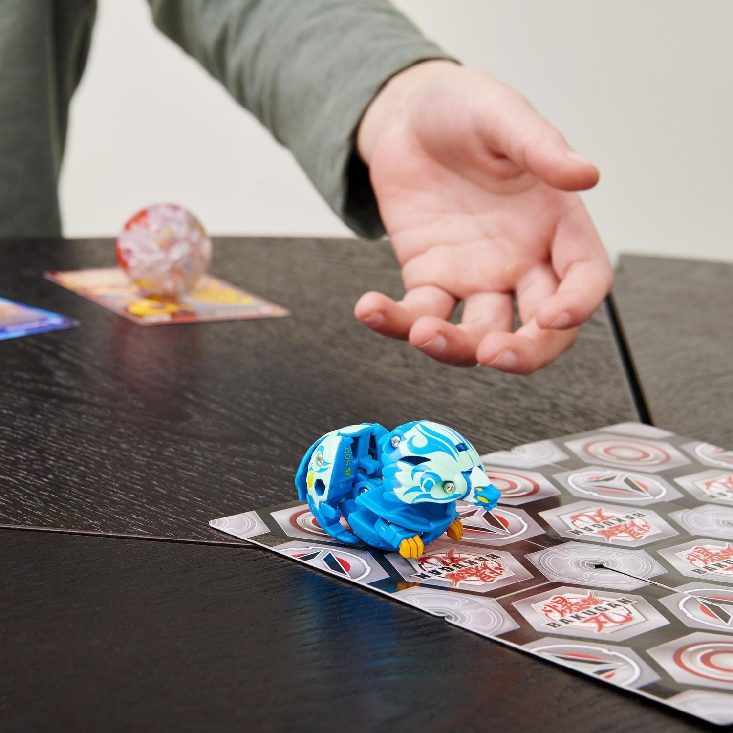 Bakugan Evolutions, Pegatrix, Figurine articulée de 5,1 cm et carte à collectionner, jouets pour garçons à partir de 6 ans