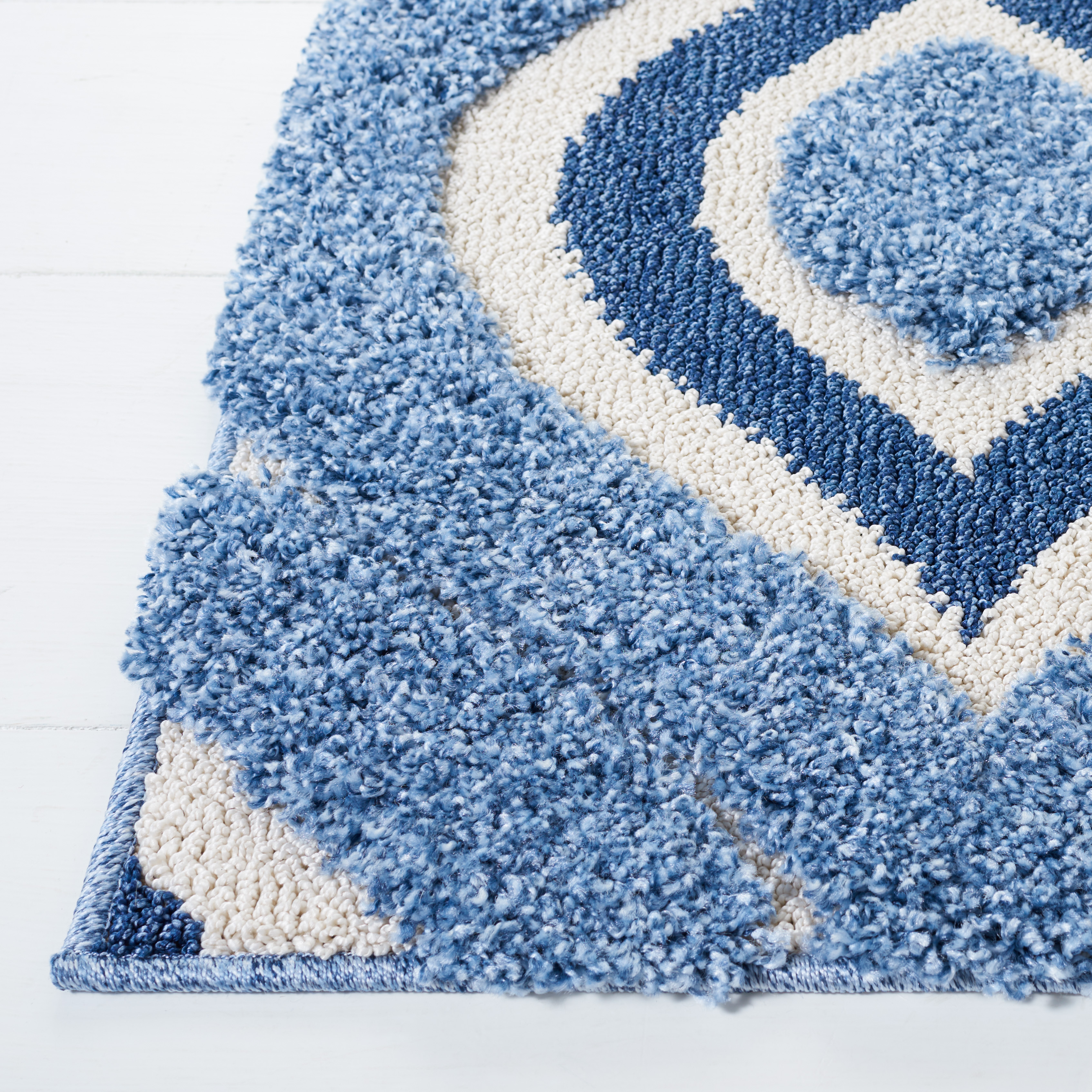 SAFAVIEH Florida Declan Geometric Swirls Shag Runner Rug, Blue/Ivory, 2'3" x 9'