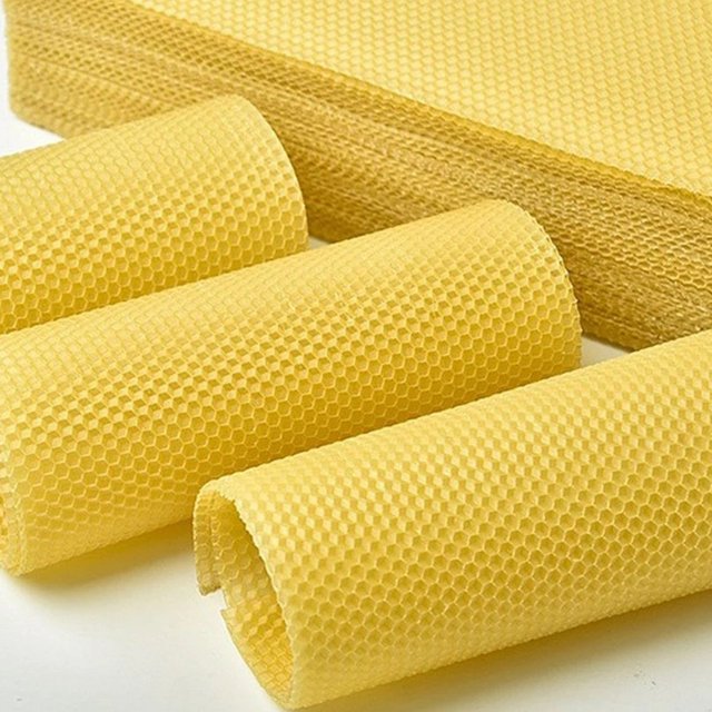 30Pcs Honeycomb Foundation Bee Wax Foundation Sheets Paper Candlemaking Beeswax Flakes Beekeeping Tool