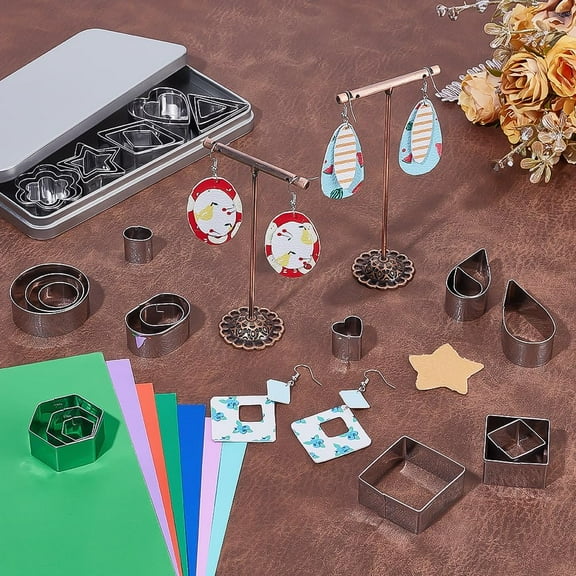 30Pcs 10 Styles Leather Hole Cutter Tool Set 3 Sizes Heart Star Flower Round Hollow Cutters Tools Kit Stainless Steel Leather Hole Punch Cutting Dies Kit for DIY Leathercraft