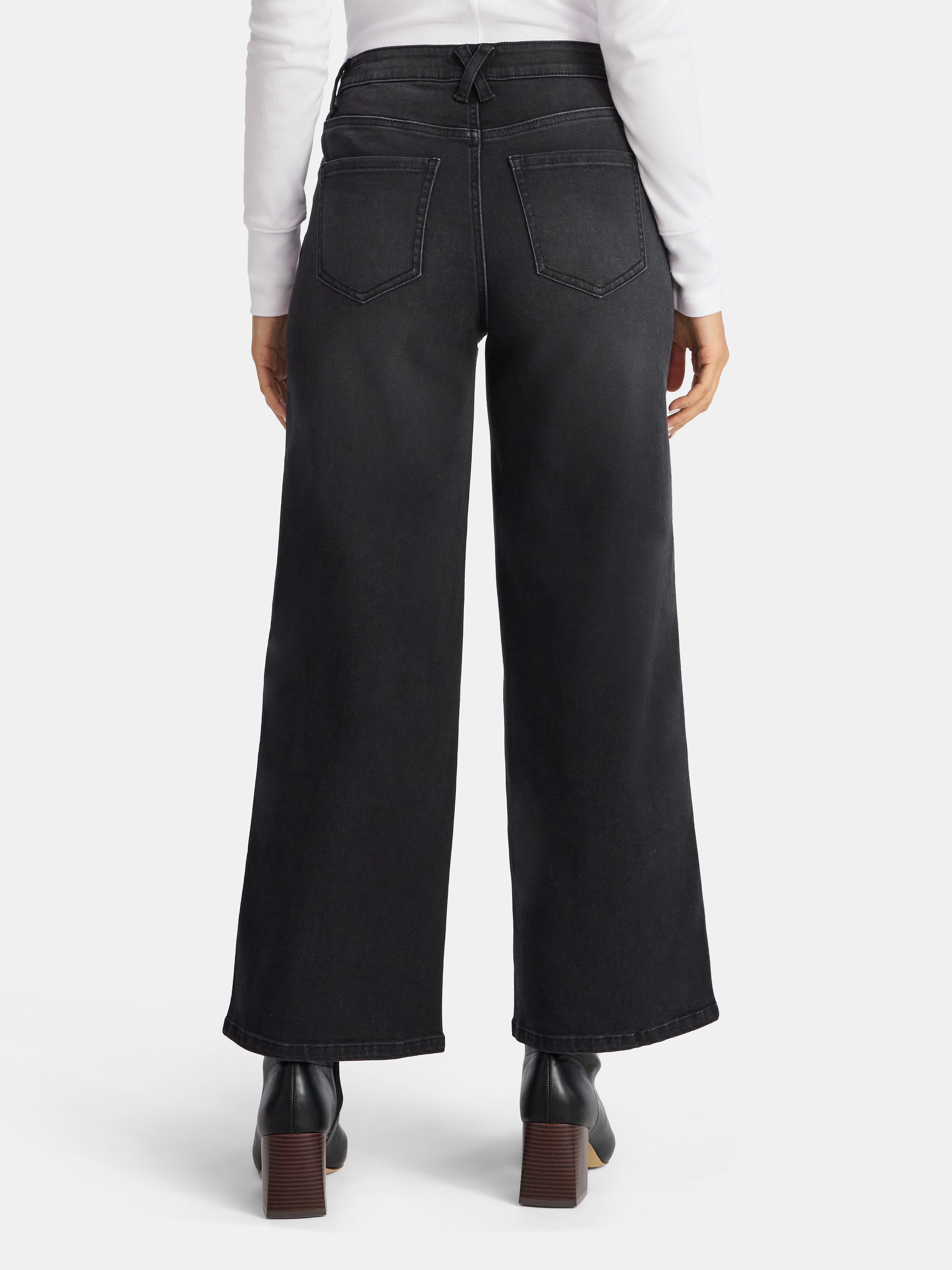 Time and Tru Women's High Rise Wde Leg Cropped Jeans with