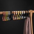 thumbnail image 1 of Juego de 15 ganchos de metal en forma de S, ganchos multifuncionales en forma de S para baño, dormitorio, oficina, cocina (5 piezas para cada color), 1 of 1
