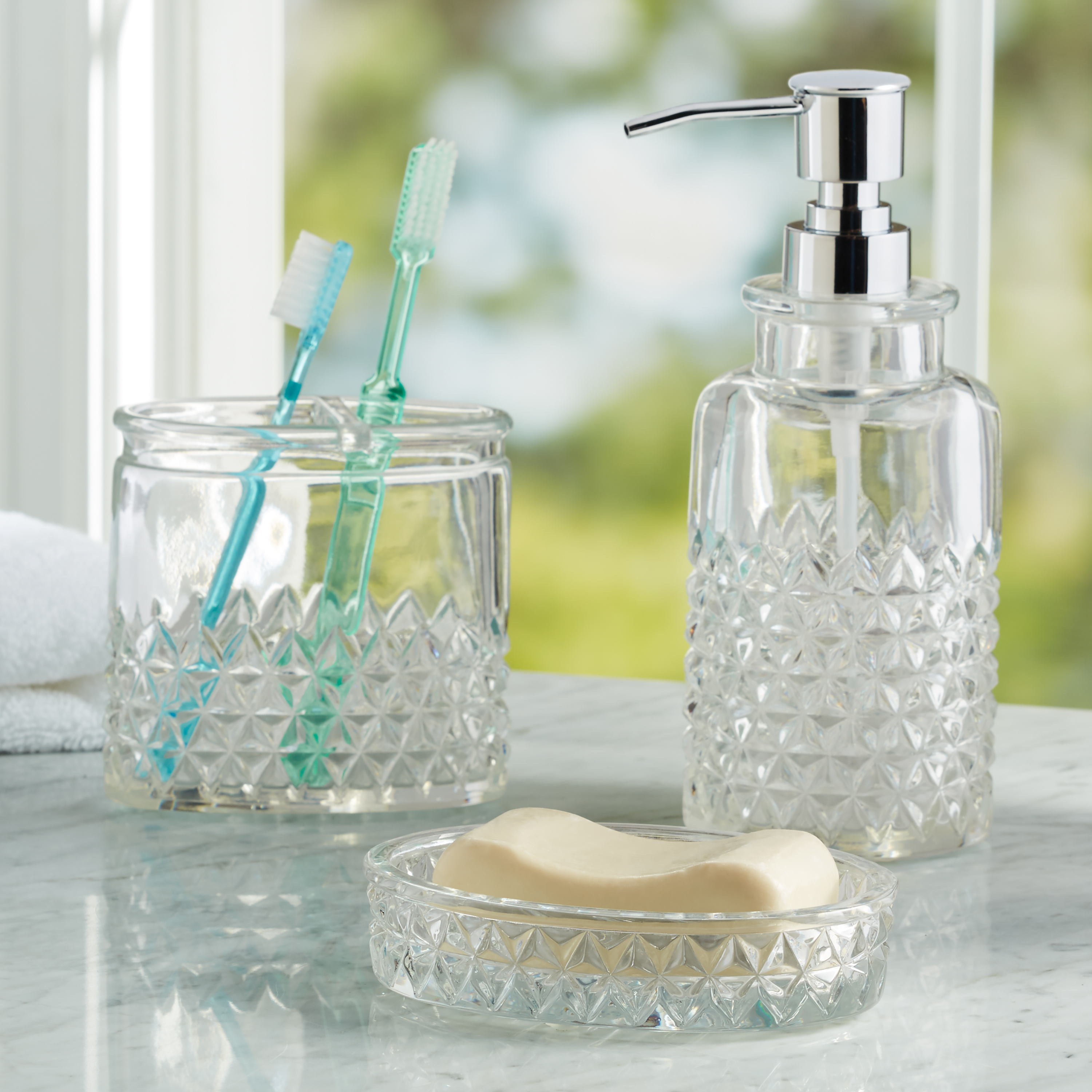 Better Homes & Gardens 3-Piece Jeweled Emboss Clear Resin Bath Set, Multi