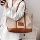 thumbnail image 4 of Bolso grande de lona para mujer, bolso de hombro informal con cremallera y bolsillo para viajes, playa, trabajo, compras, 4 of 5
