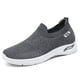thumbnail image 1 of Zapatos de hombre para verano, transpirables, casuales, livianos, de suela suave, para personas perezosas que pueden pisarlos, tejido de mosca y zapatos para caminar., 1 of 4