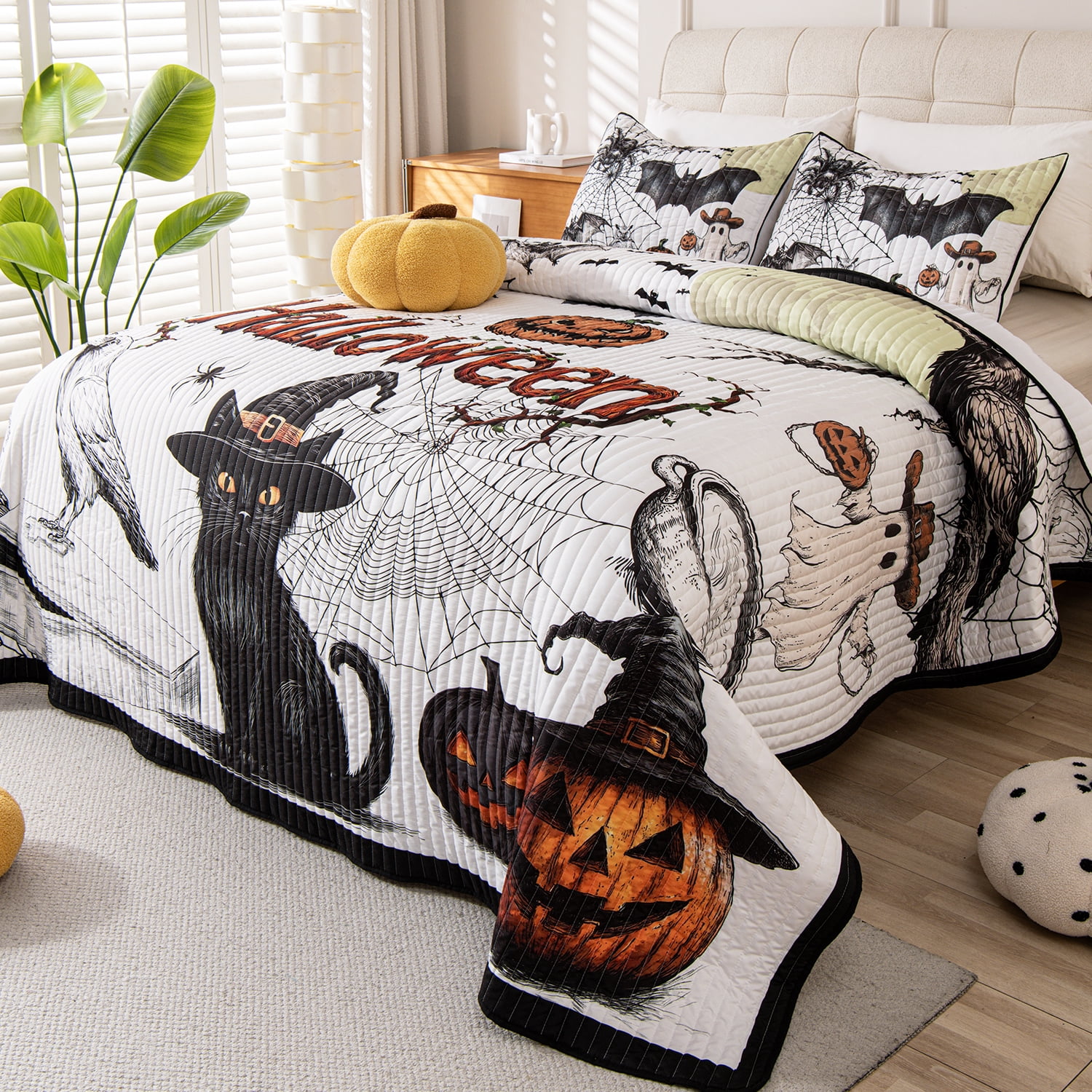 Evenhug Halloween Quilt Set,3-Piece Queen Size Bat Crow Pumpkin Halloween Themed Bedding Set Reversible Coverlet Set with 2 Pillow Shams