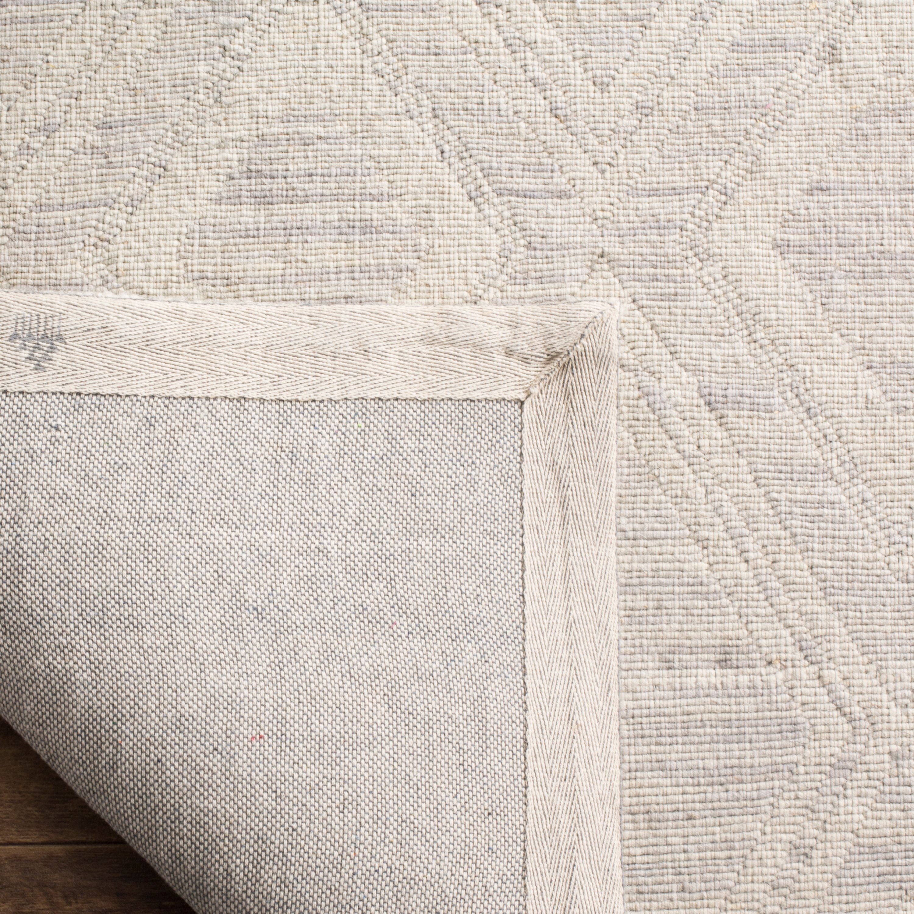 SAFAVIEH Marbella Alicia Geometric Diamonds Wool Area Rug, Silver/Ivory, 6' x 6' Square