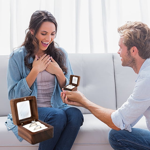 Caja de madera para anillos | Joyero para compromiso, boda, propuesta de matrimonio, con forro de terciopelo y cierre magnético | Compacto, 6 x 6 x 4 cm, estilo retro, recuerdo para anillos, an