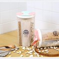 thumbnail image 3 of Recipiente hermético para almacenamiento de alimentos de cocina, recipientes dispensadores de cereales secos de plástico con tapas duraderas (2500 ml, 2 colores, 4 rejillas), 3 of 5