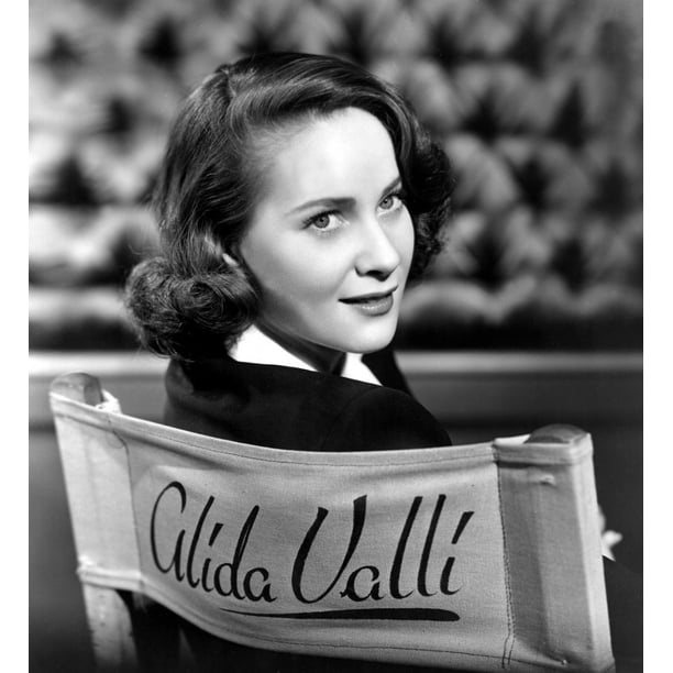 The Third Man Alida Valli On The Set 1949 Photo Print - Item #  VAREVCPBDALVAEC002H - Walmart.com