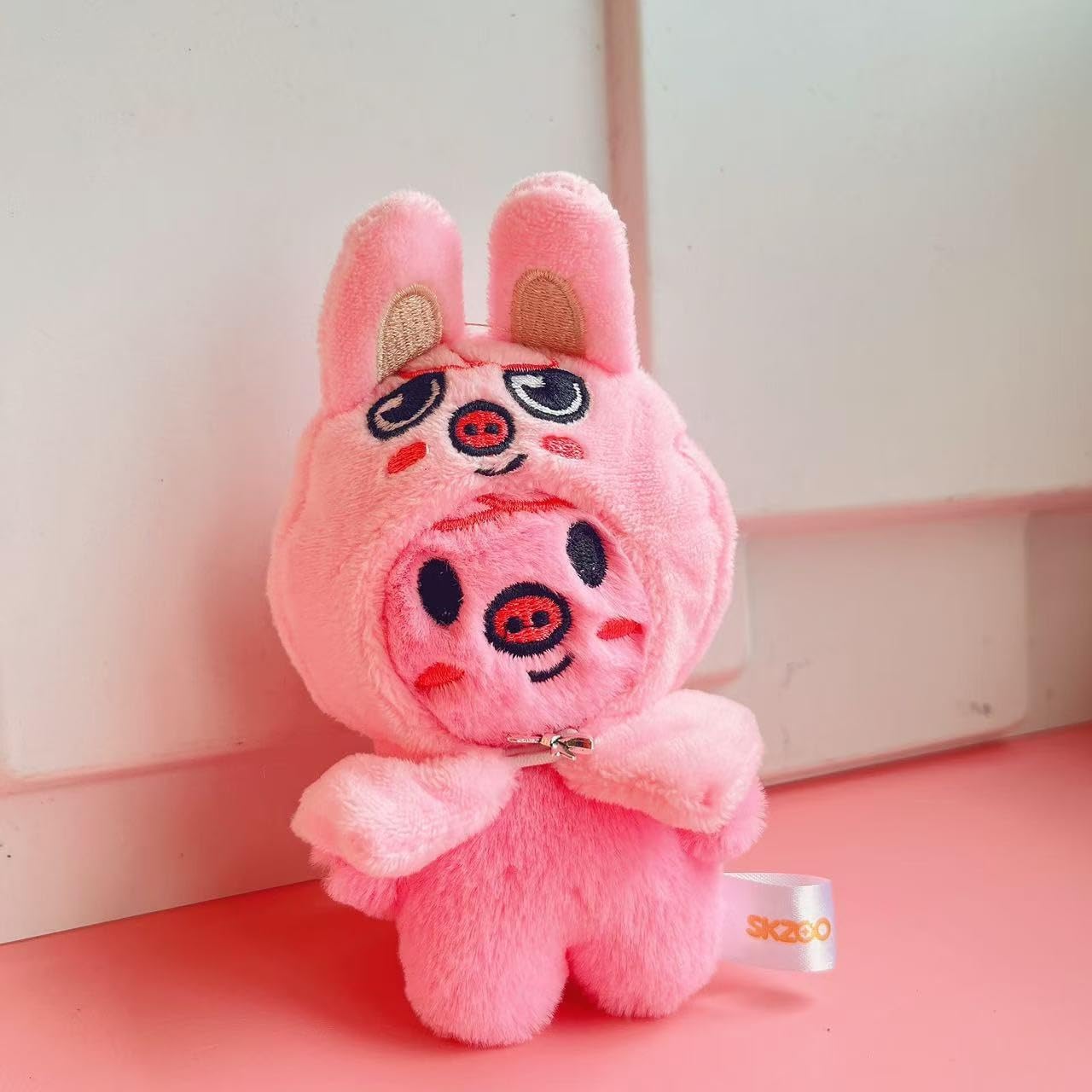 Llavero De Peluche Stray Kids SKZoo – Colección Escuela De Magia Con Bbokari, Dwaekki Y Leebit De 12 Cm