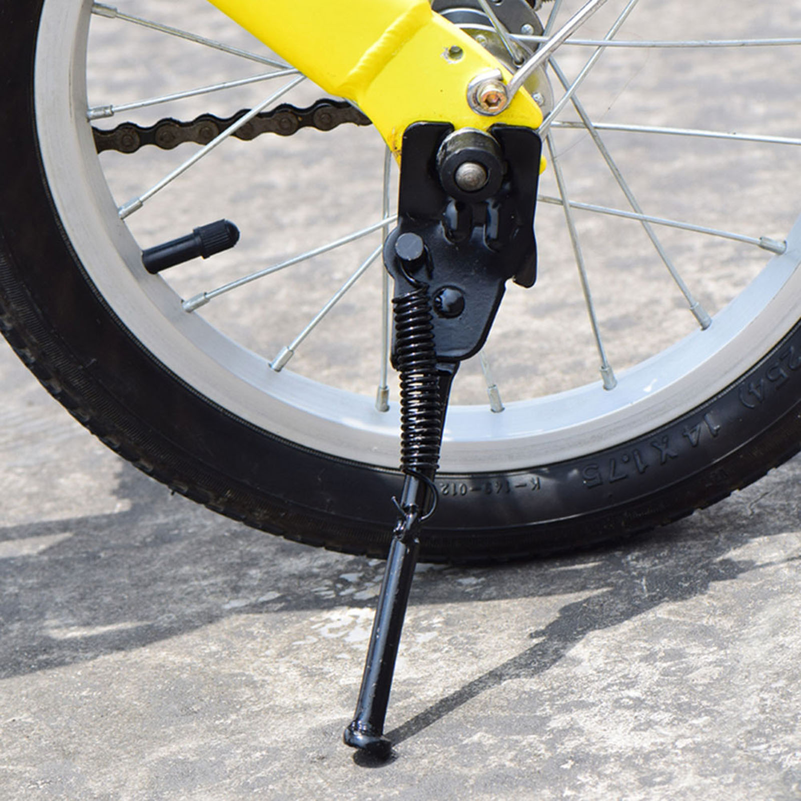 bell bracer 500 rear mounted bicycle kick stand