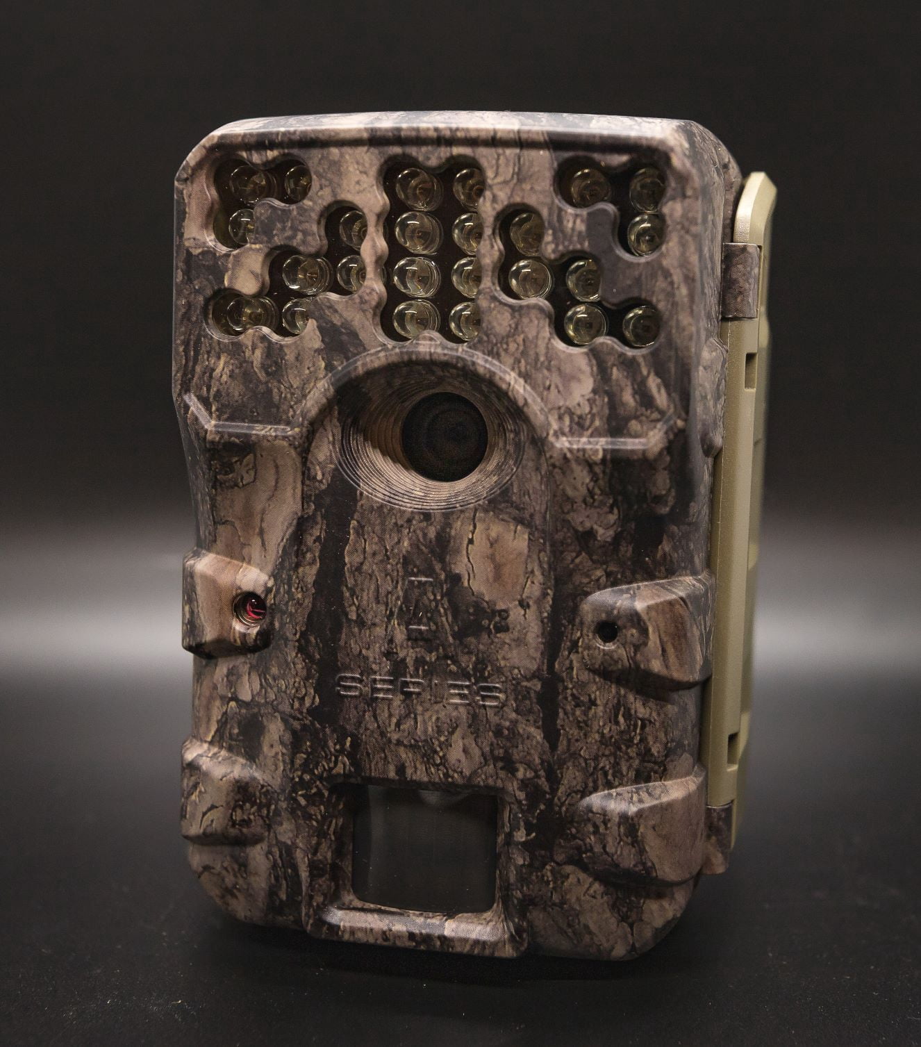 Moultrie W900i Infrared Hunting Trail Camera 30 Mega Pixels, 60ft Detection and Flash Range
