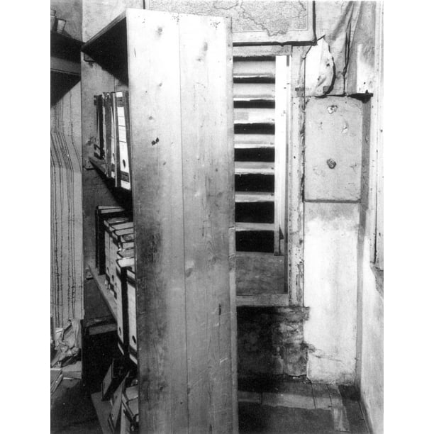 Anne Frank (19291945) NgermanJewish Diarist The Entrance To The Annex