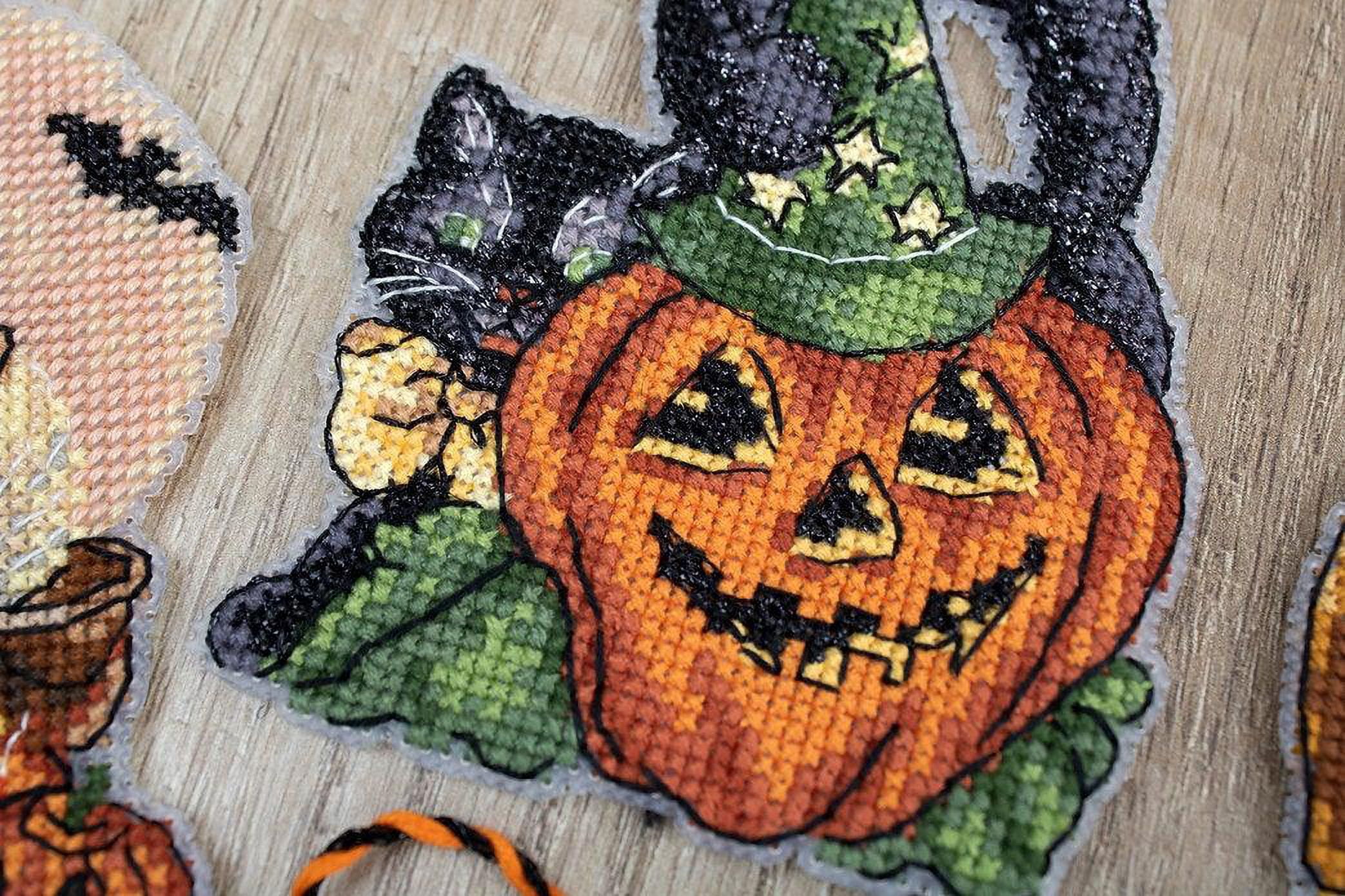 Counted Cross Stitch Kit Halloween Toys  L8008
