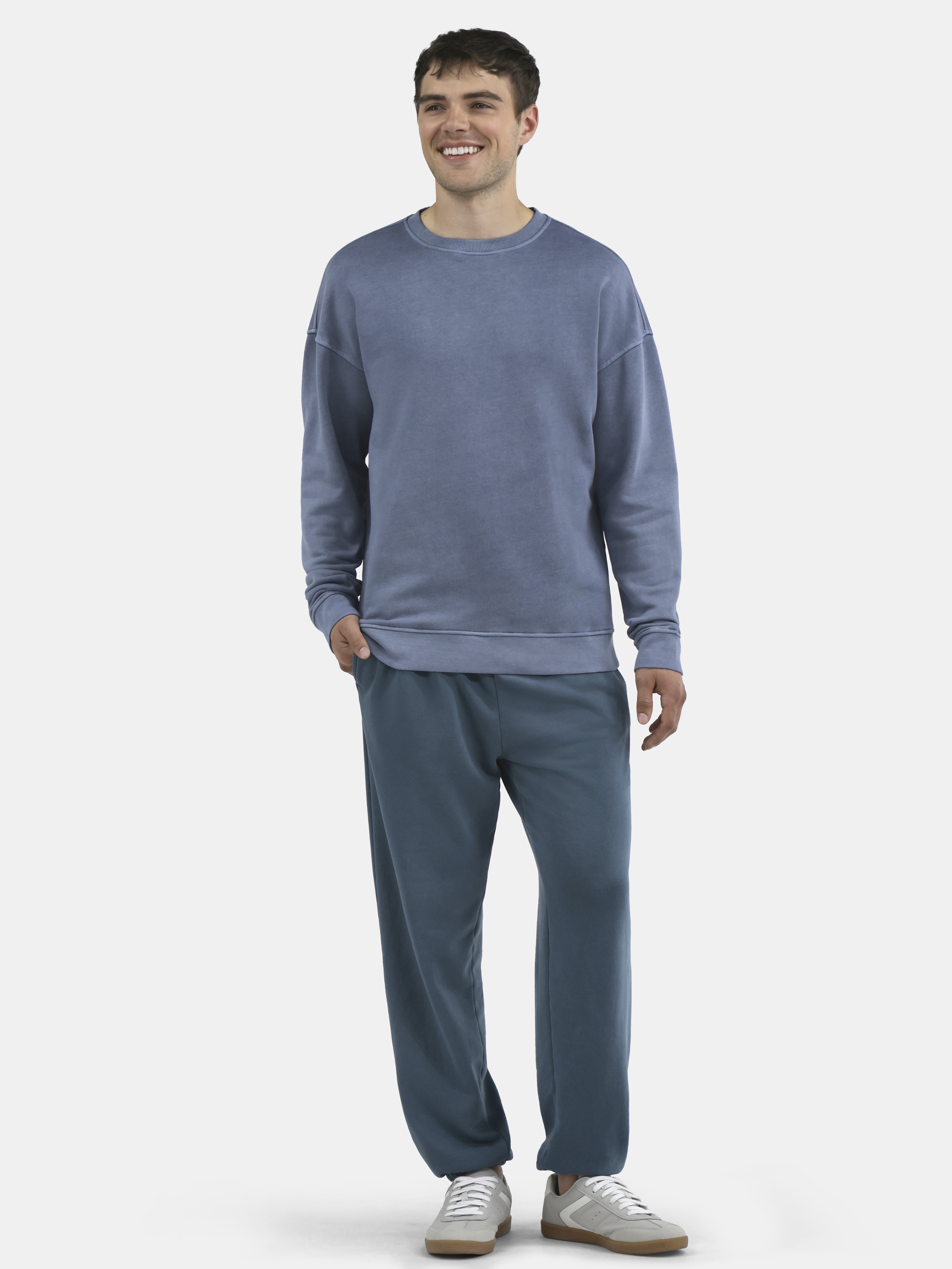 No Boundaries All Gender Fleece Crewneck Sweatshirt with Long Sleeves, Men's and Big Men’s