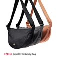 thumbnail image 5 of Bolsa Cruzada Red by Kiss Everywear FH PT2 Nylon Resistente al Agua Correa Ajustable, 5 of 5