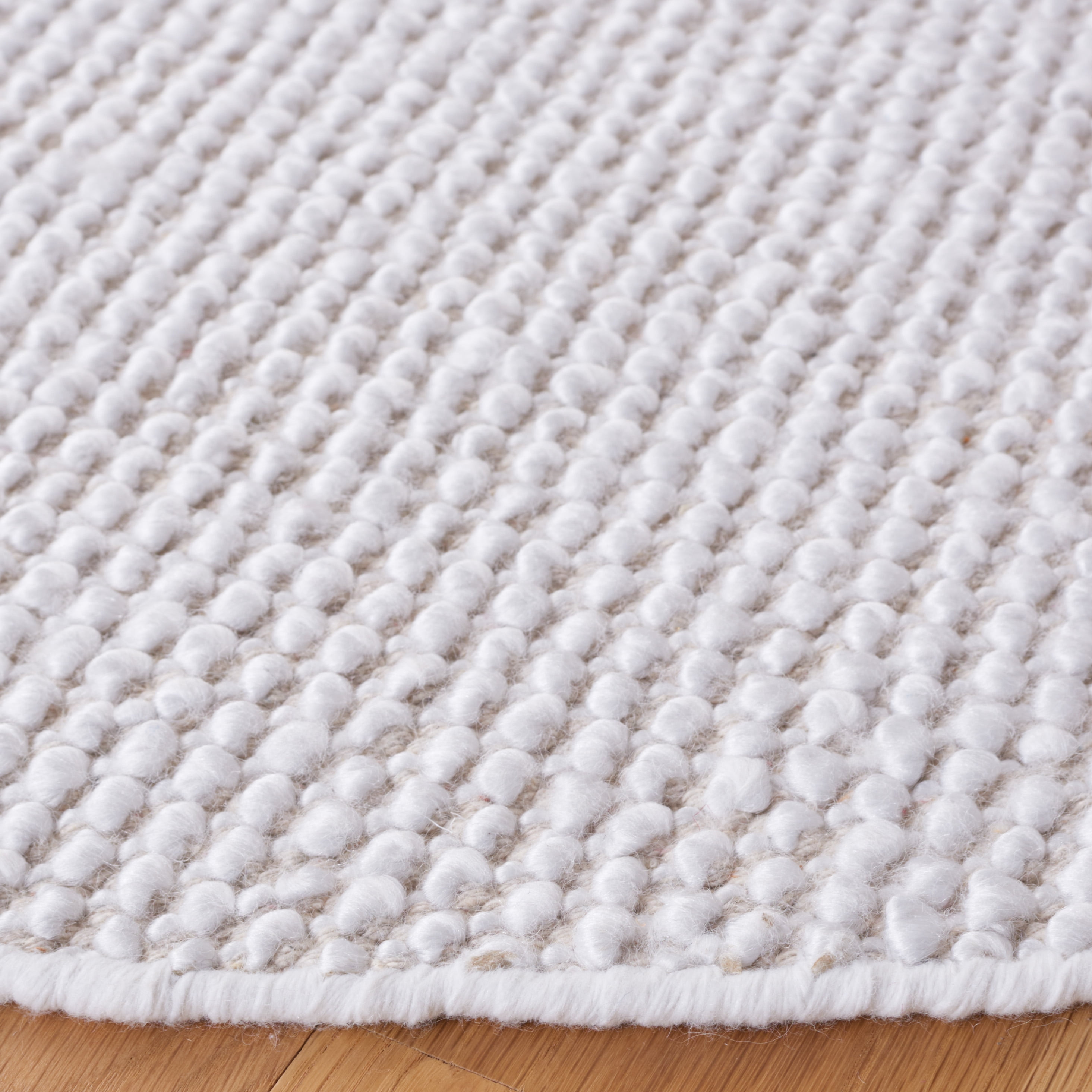 SAFAVIEH Natura Marina Striped Wool Area Rug, Ivory/Light Blue, 6' x 6' Round