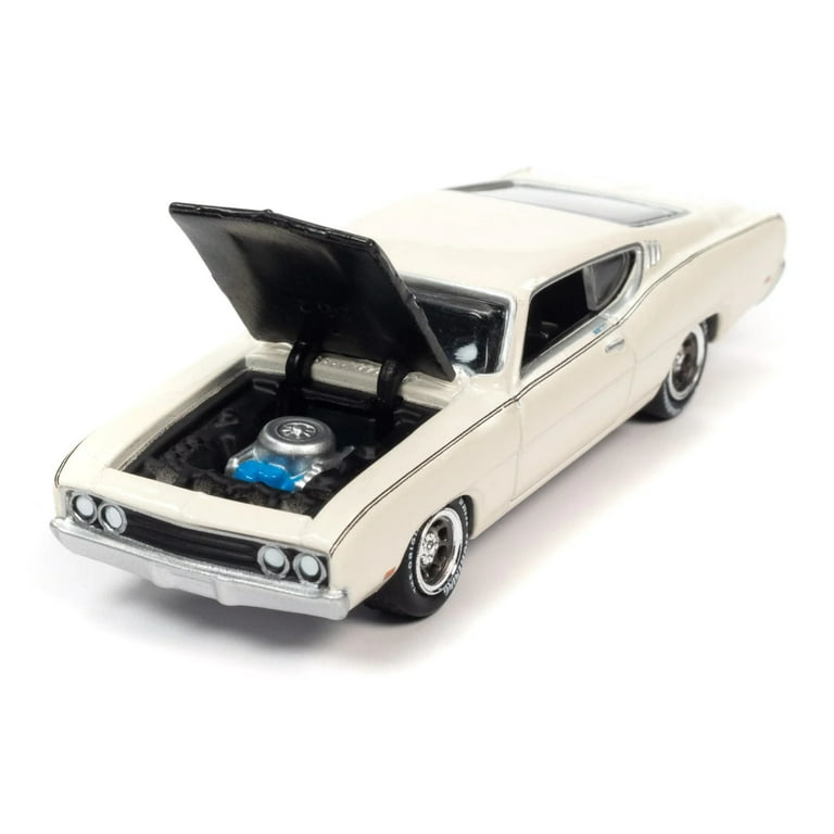 Johnny Lightning Classic Gold Collection 1969 Ford Torino