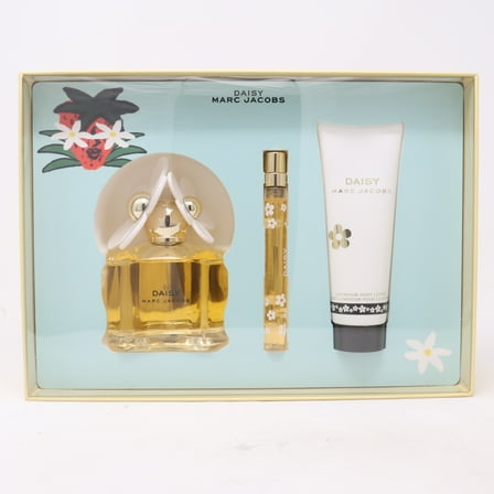 Marc Jacobs Daisy 3pc Gift Set For Women
100ml Eau De Toilette Spray   75ml Body Lotion   10ml Eau De Toilette Spray